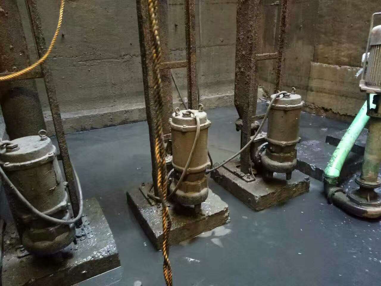 赤坎污水池清理